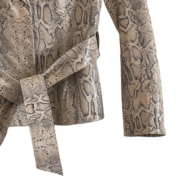 Vintage VS2 by Vakko tan & black animal printed leather jacket with belt - Picture 6 of 13